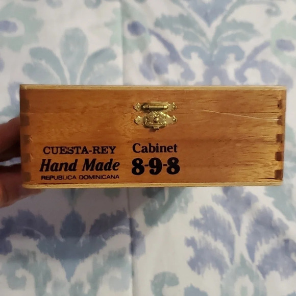 Cuesta Rey International Wooden Hinged Cigar Box Empty - Picture 3 of 12